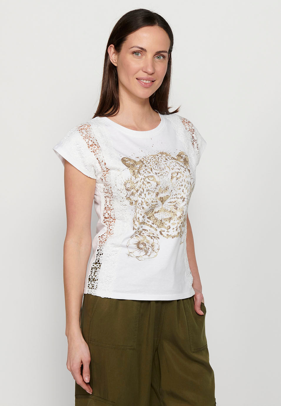 Camiseta de manga corta con detalle de blonda y estampado delantero, para mujer | moda actual