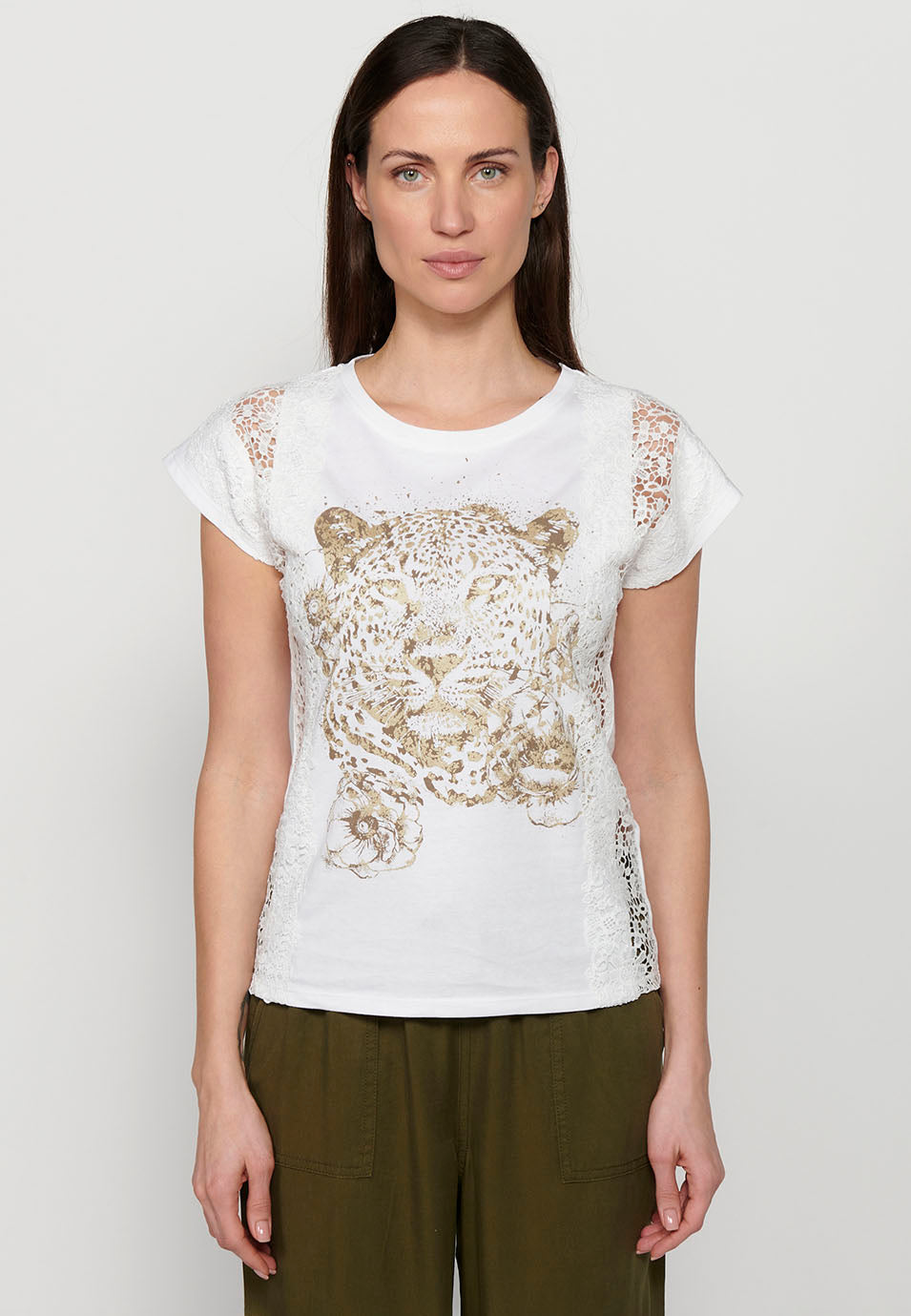 Camiseta de manga corta con detalle de blonda y estampado delantero, para mujer | moda actual