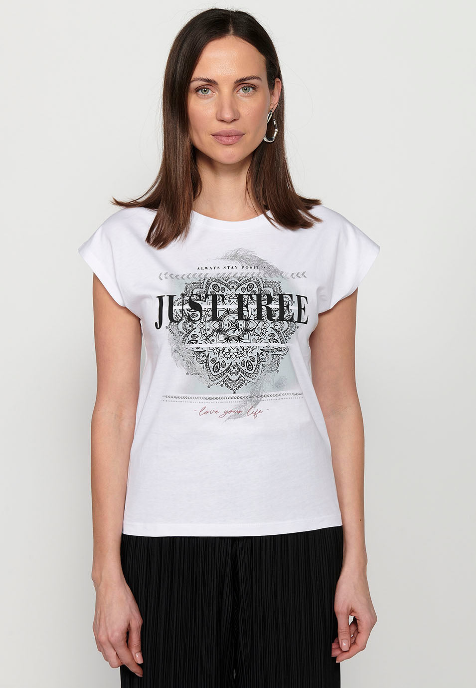Camiseta de manga corta con cuello redondo y estampado delantero para mujer | moda actual