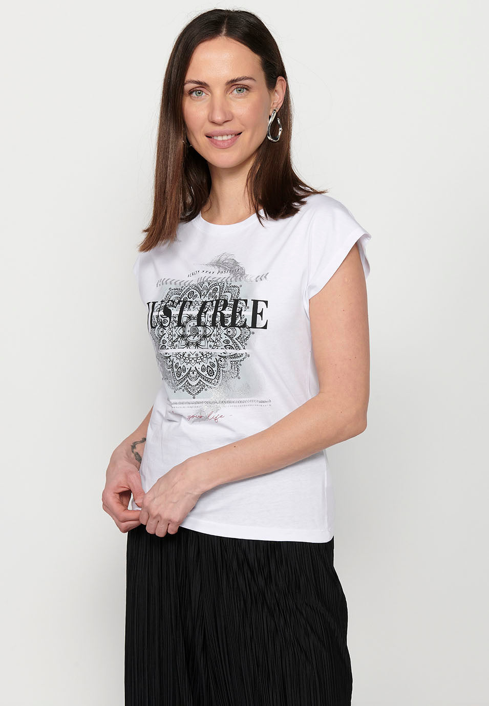 Camiseta de manga corta con cuello redondo y estampado delantero para mujer | moda actual