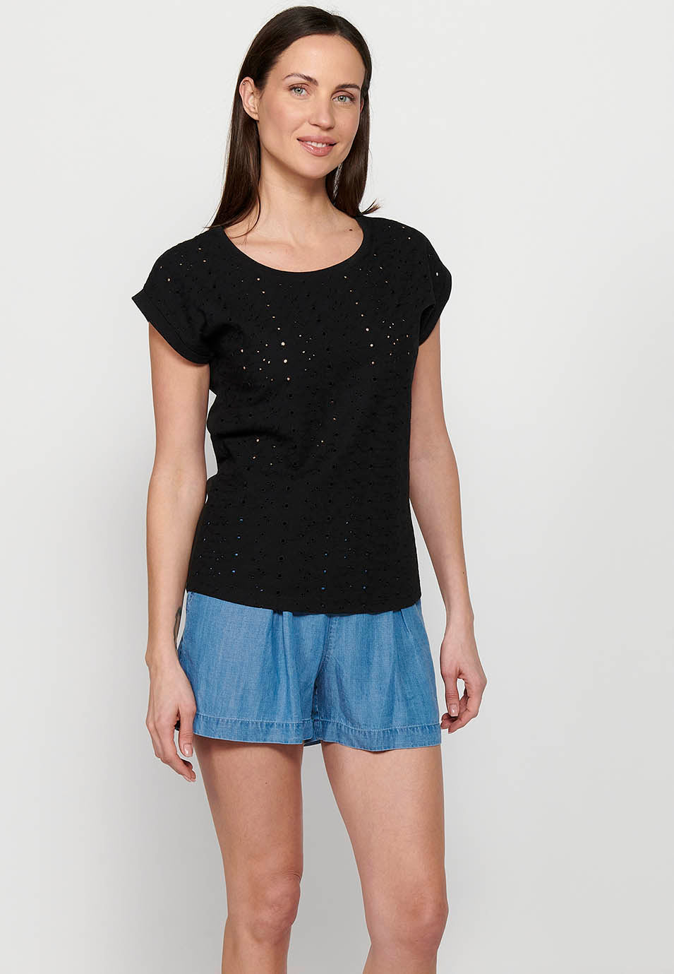 Camiseta de manga corta bordado, escote redondo, aguamarina para mujer | moda actual
