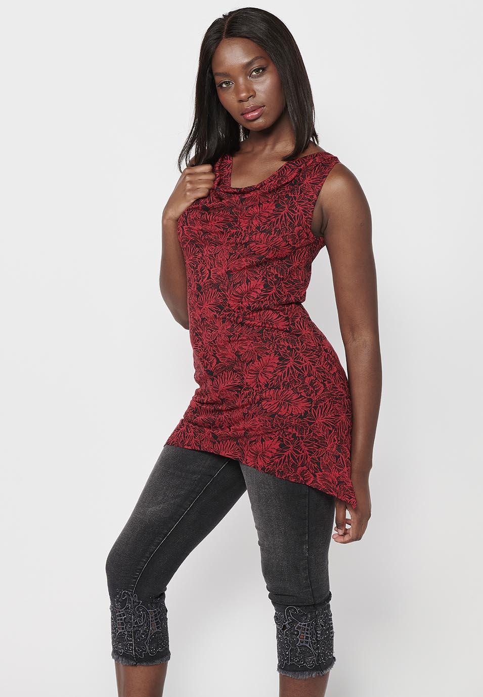 Camiseta sin mangas con escote barca holgado y acabado asimétrico con estampado floral para mujer | moda actual