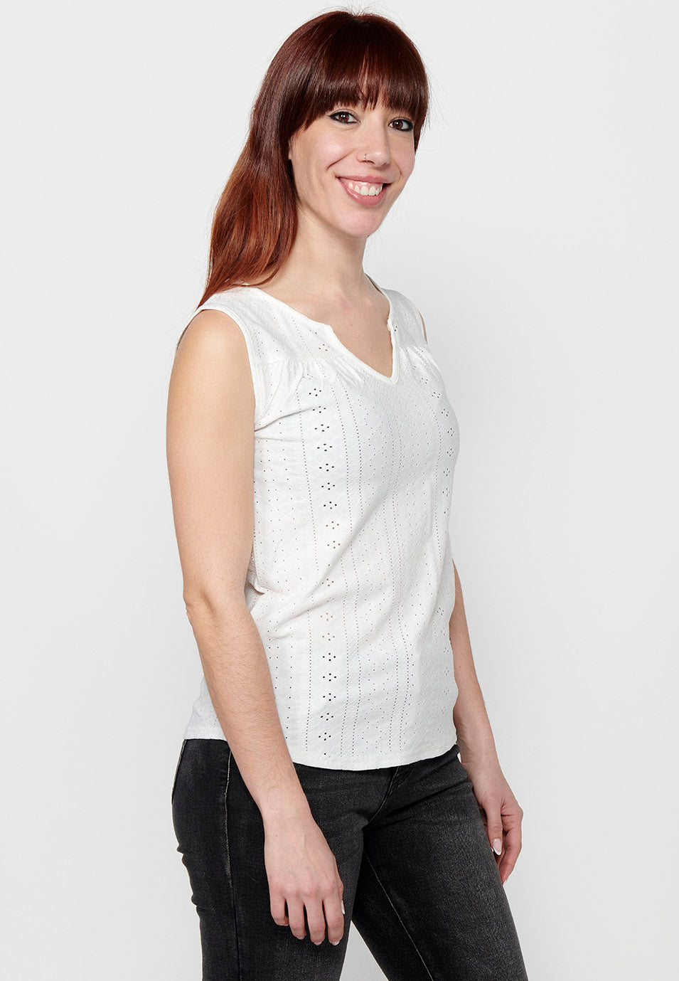 Camiseta sin mangas, cuello redondo con abertura para mujer | moda actual