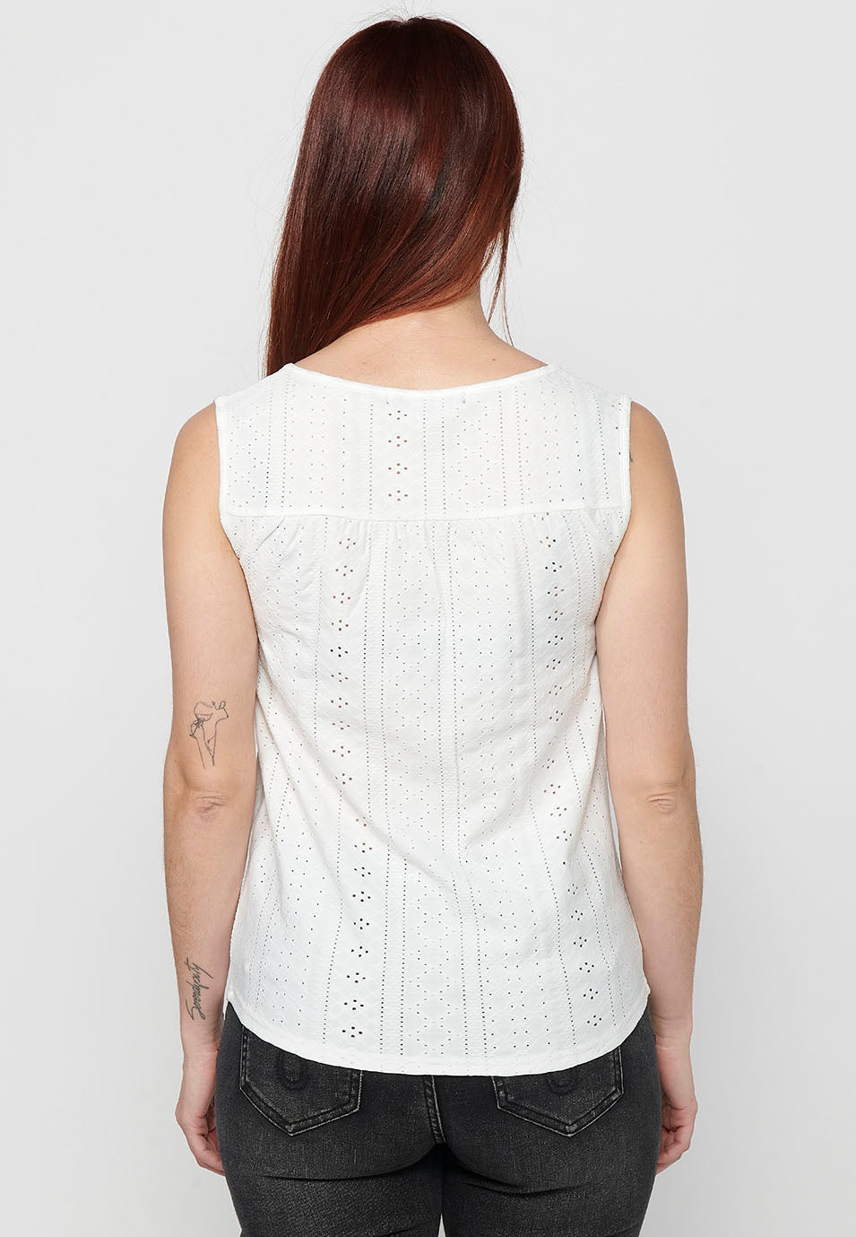 Camiseta sin mangas, cuello redondo con abertura para mujer | moda actual