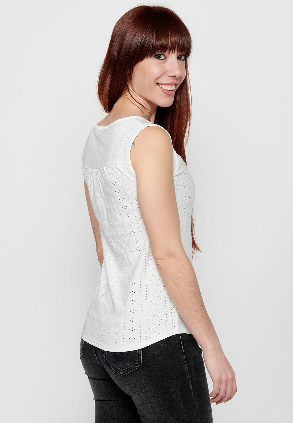 Camiseta sin mangas, cuello redondo con abertura para mujer | moda actual