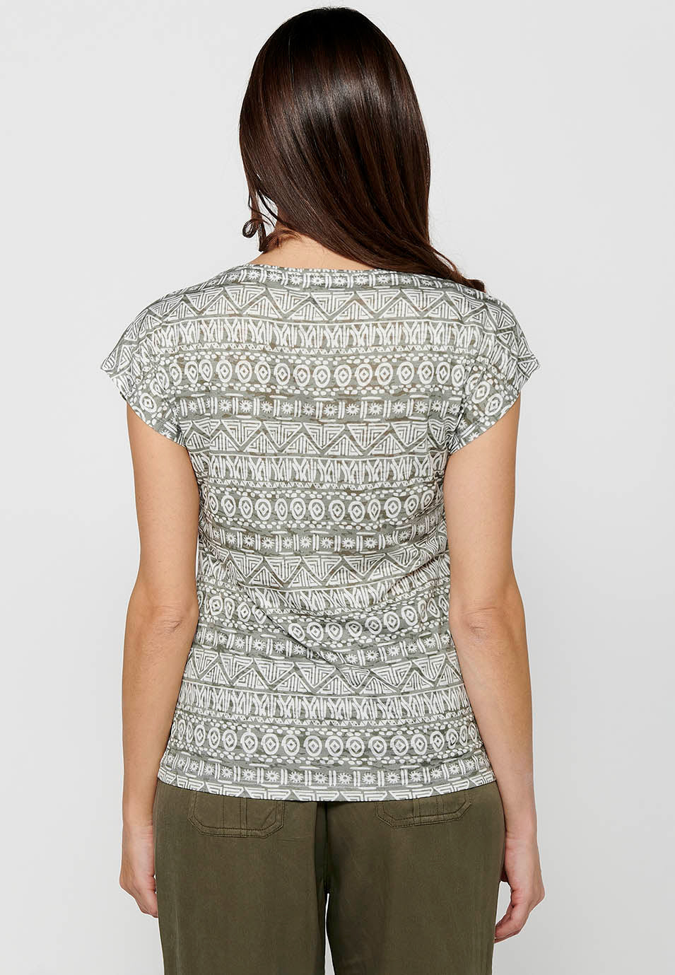 Camiseta de manga corta con cuello redondo y tela estampada para mujer | moda actual