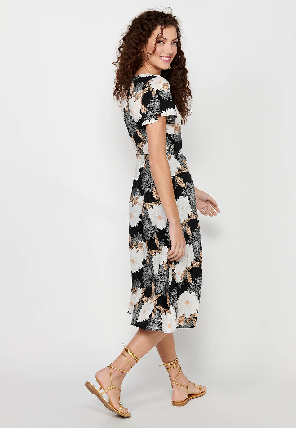 Vestido de manga corta con escote pico cruzado y estampado floral para mujer | moda actual