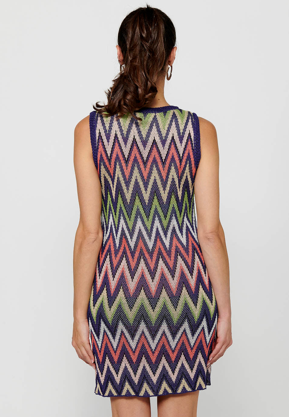 Vestido corto sin mangas con cuello redondo, estilo tricot a rayas de multicolor para mujer | moda actual