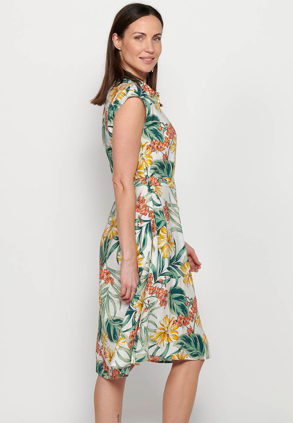Vestido midi camisero de manga corta con cierre delantero con botones y estampado floral para mujer | moda actual