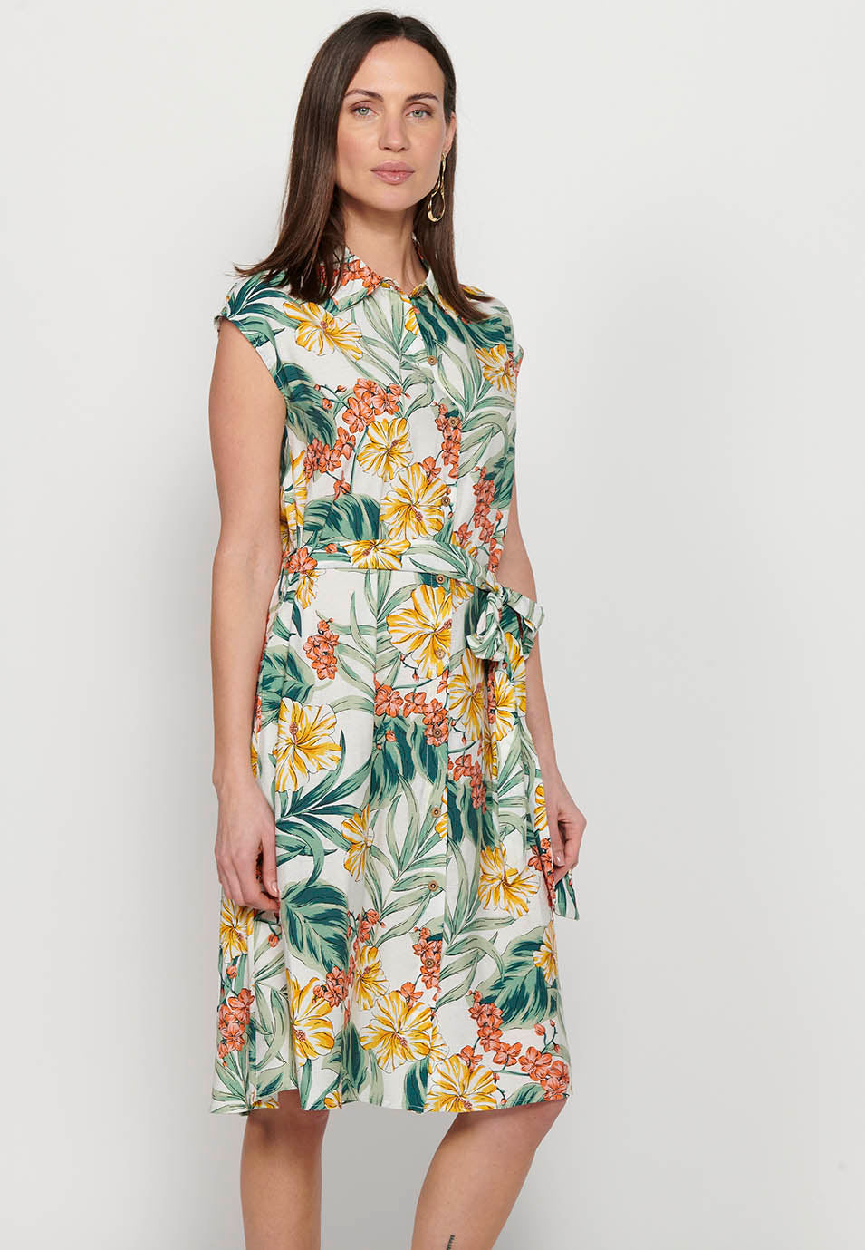 Vestido midi camisero de manga corta con cierre delantero con botones y estampado floral para mujer | moda actual