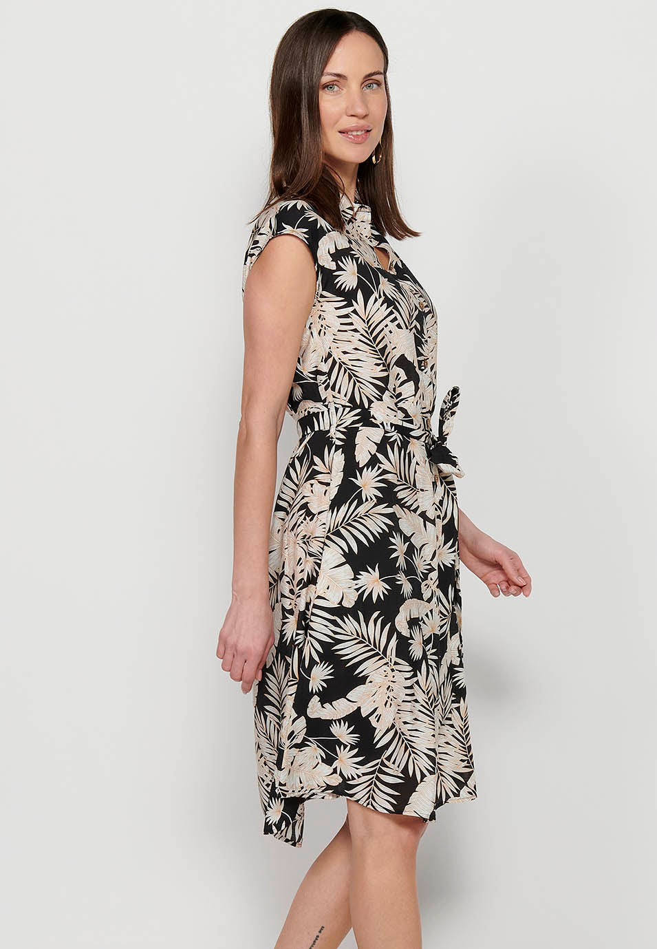 Vestido midi camisero de manga corta con cierre delantero con botones y estampado floral para mujer | moda actual