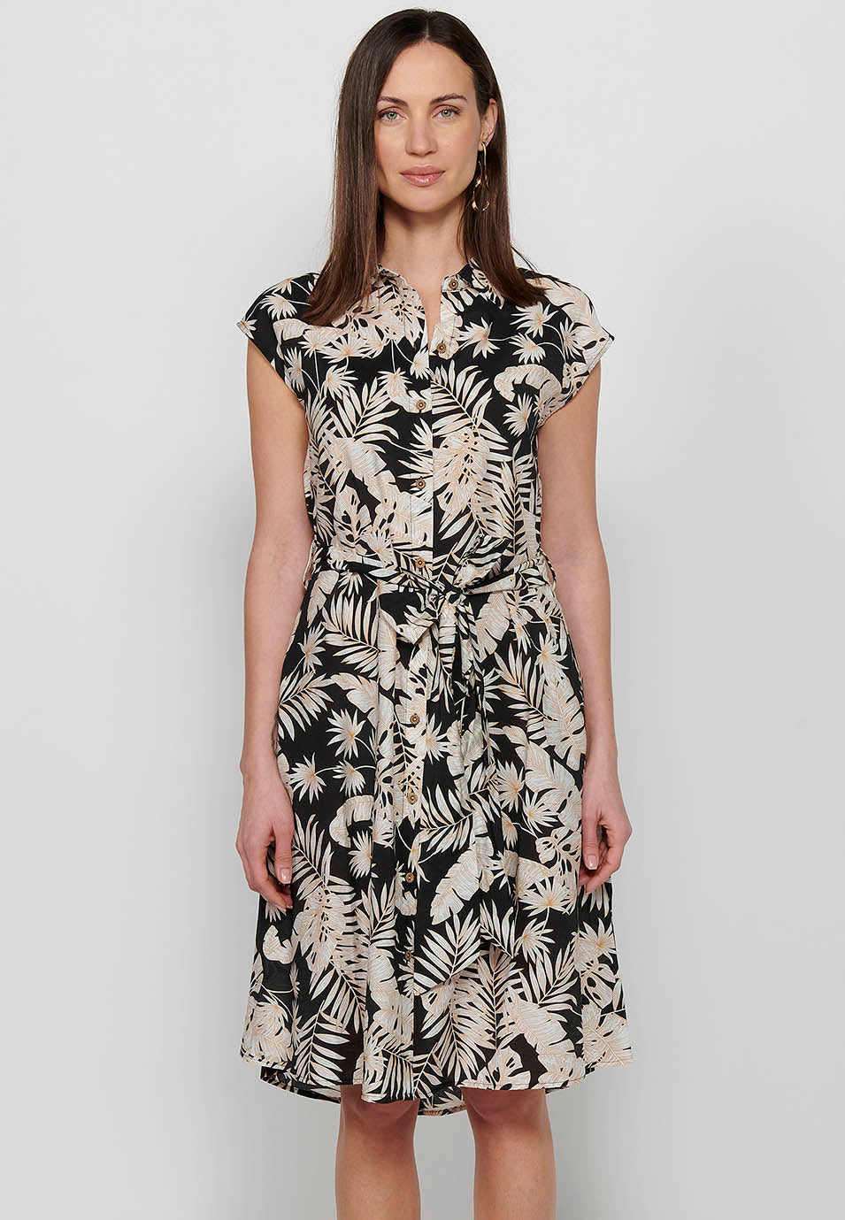 Vestido midi camisero de manga corta con cierre delantero con botones y estampado floral para mujer | moda actual