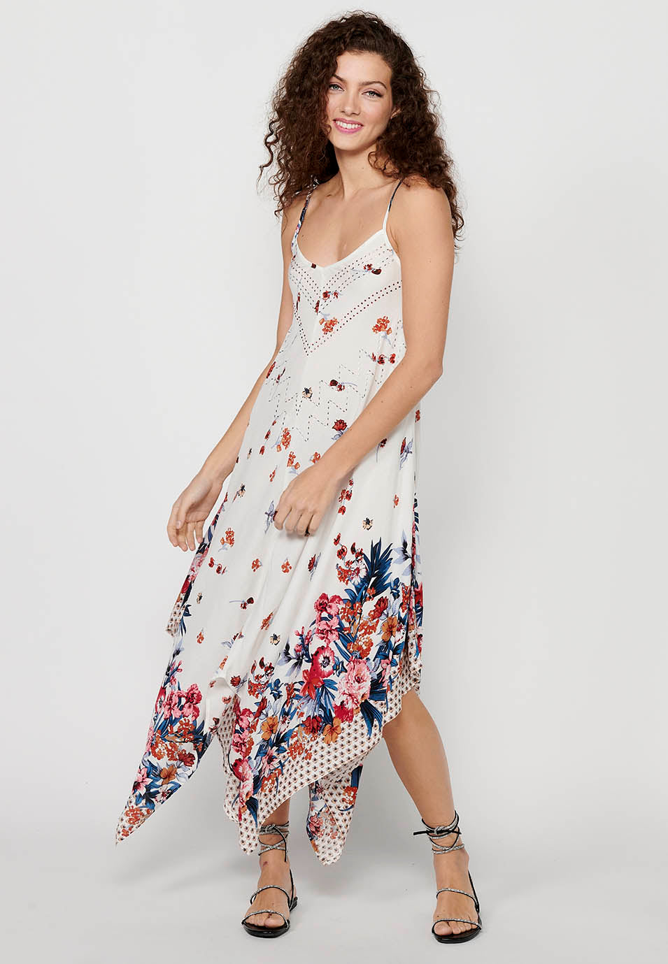 Vestido de tirantes con acabado en picos y estampado floral para mujer | moda actual