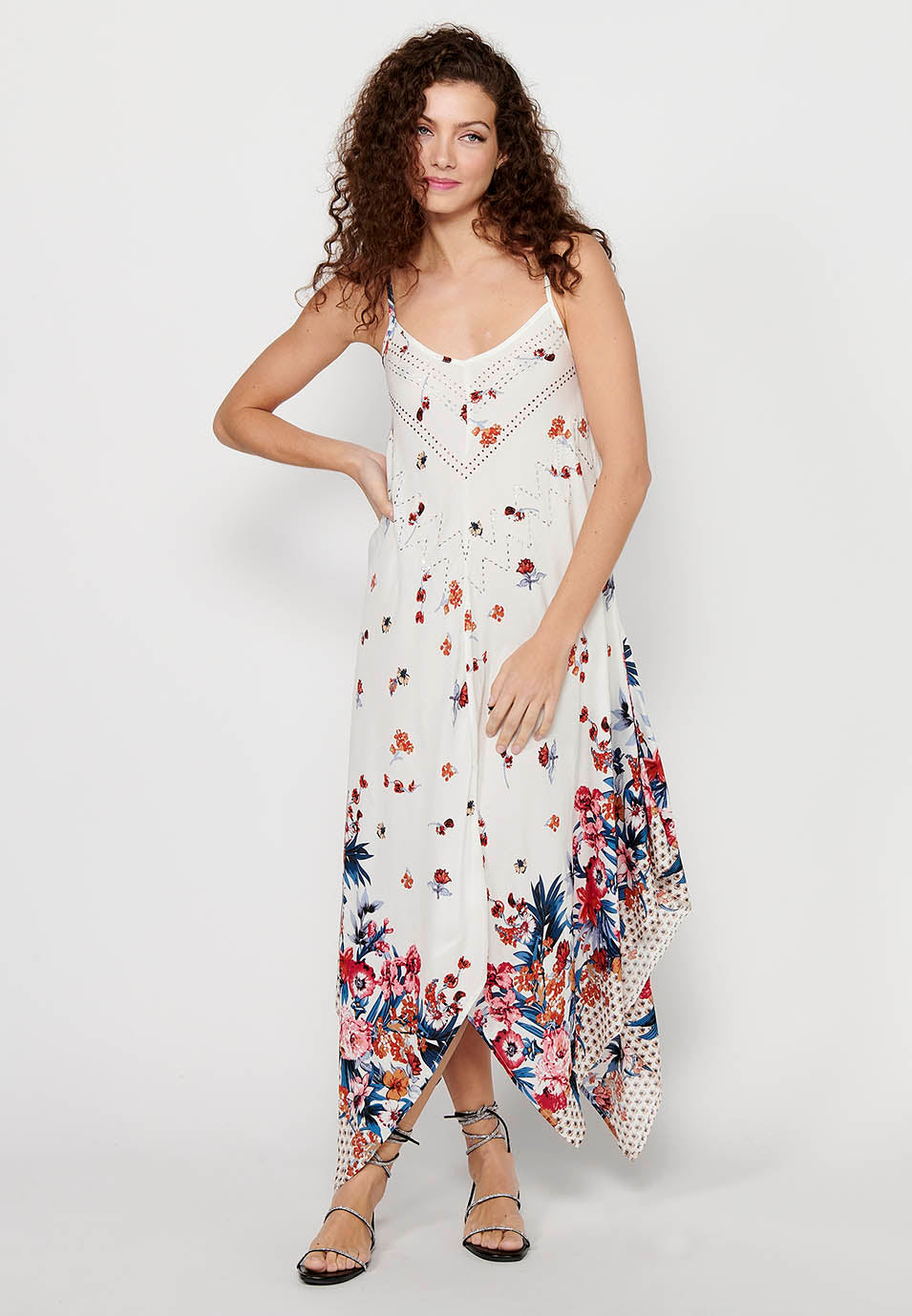 Vestido de tirantes con acabado en picos y estampado floral para mujer | moda actual