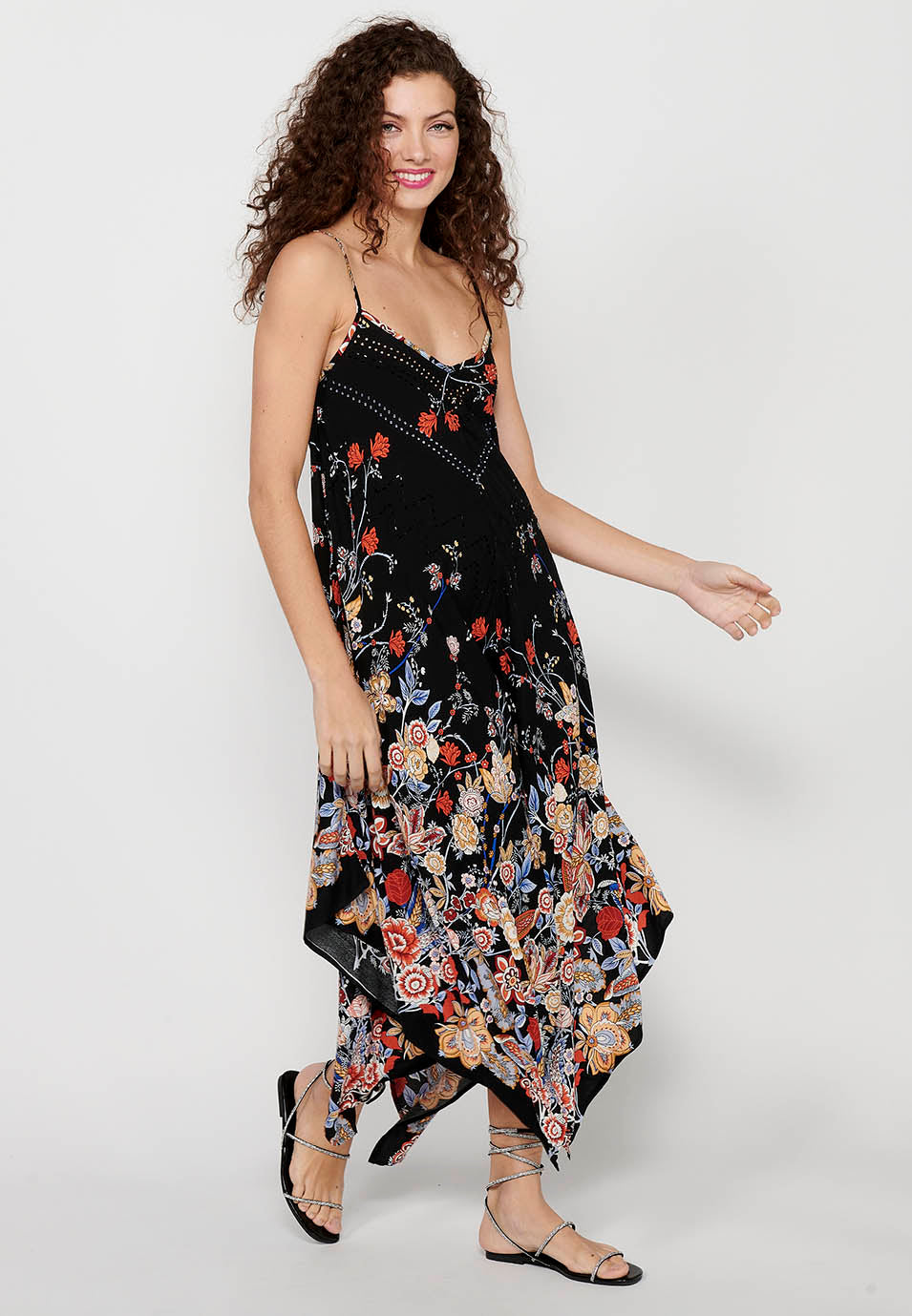 Vestido de tirantes con acabado en picos y estampado floral para mujer | moda actual