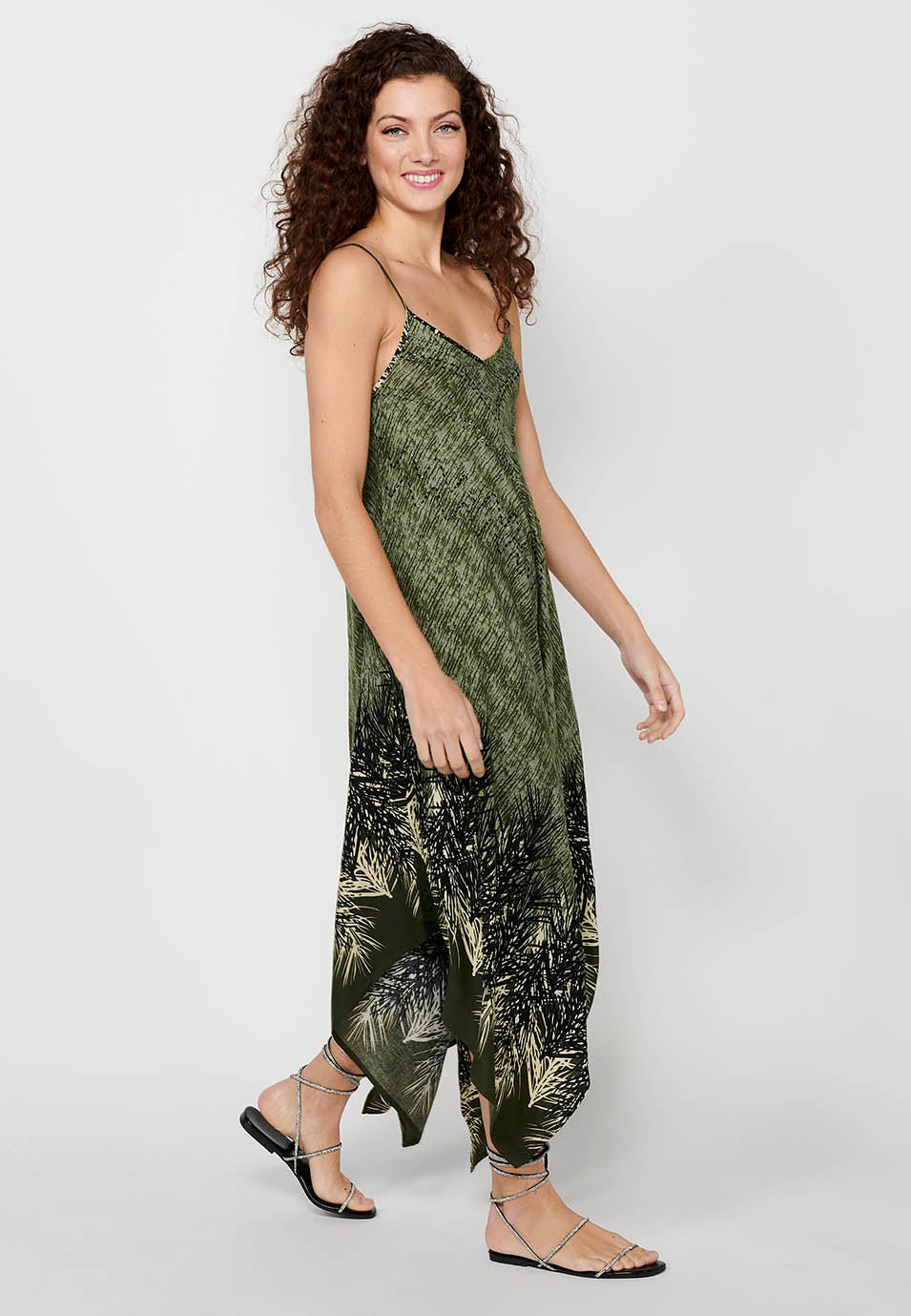 Vestido de tirantes con acabado en picos y estampado floral para mujer | moda actual