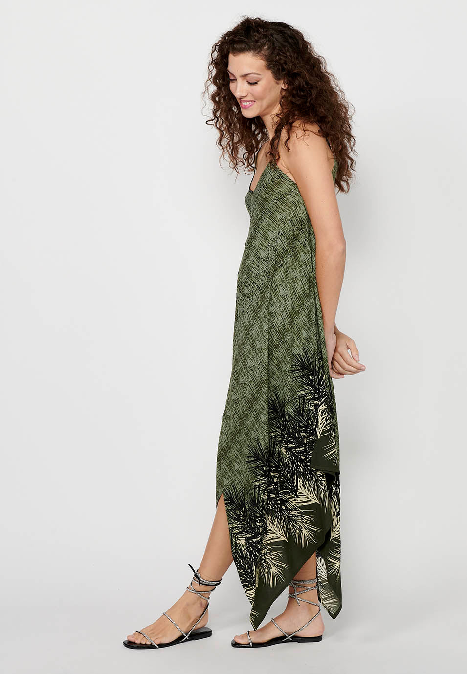 Vestido de tirantes con acabado en picos y estampado floral para mujer | moda actual