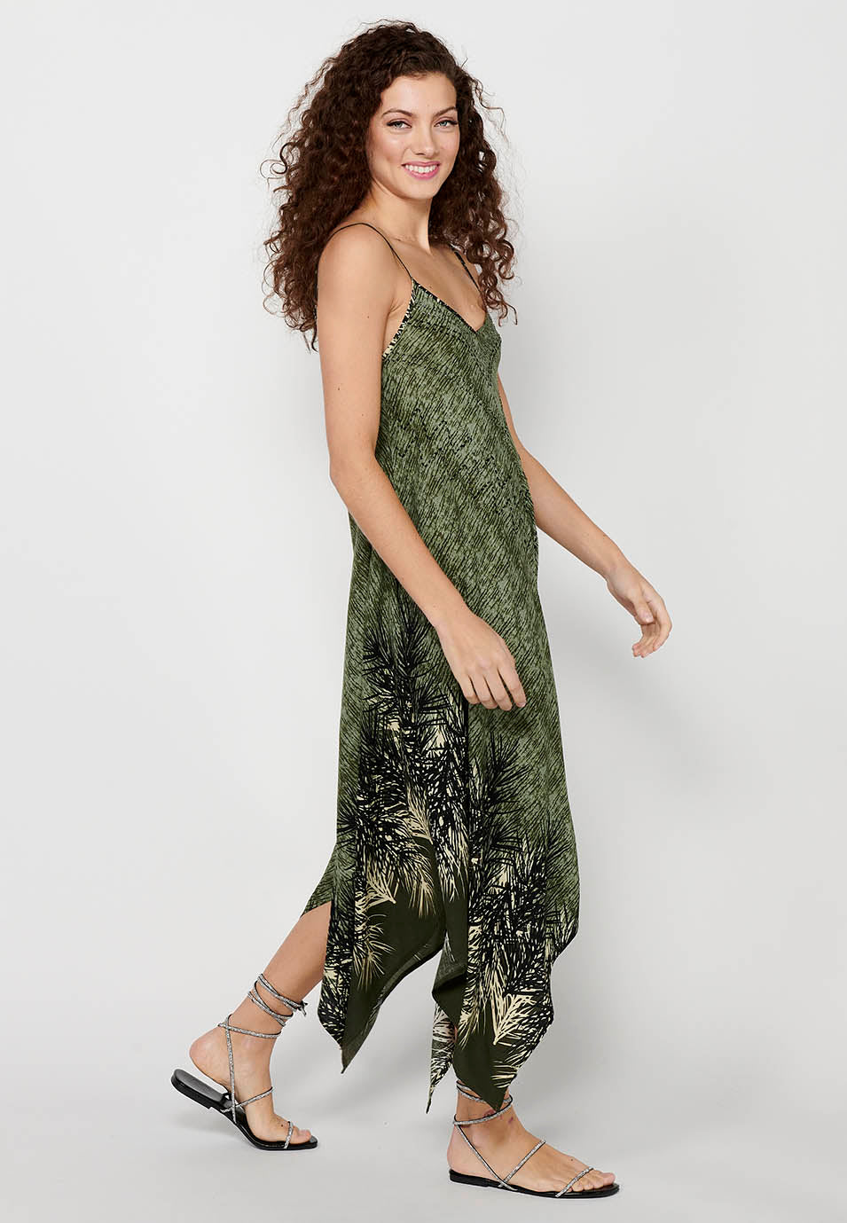 Vestido de tirantes con acabado en picos y estampado floral para mujer | moda actual