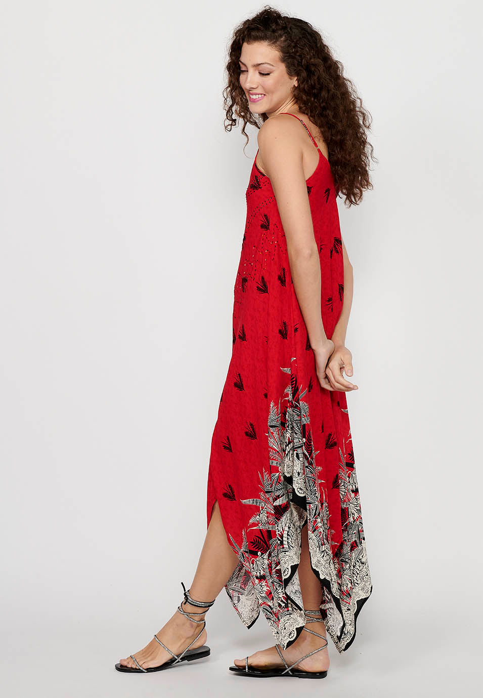 Vestido de tirantes con acabado en picos y estampado floral para mujer | moda actual