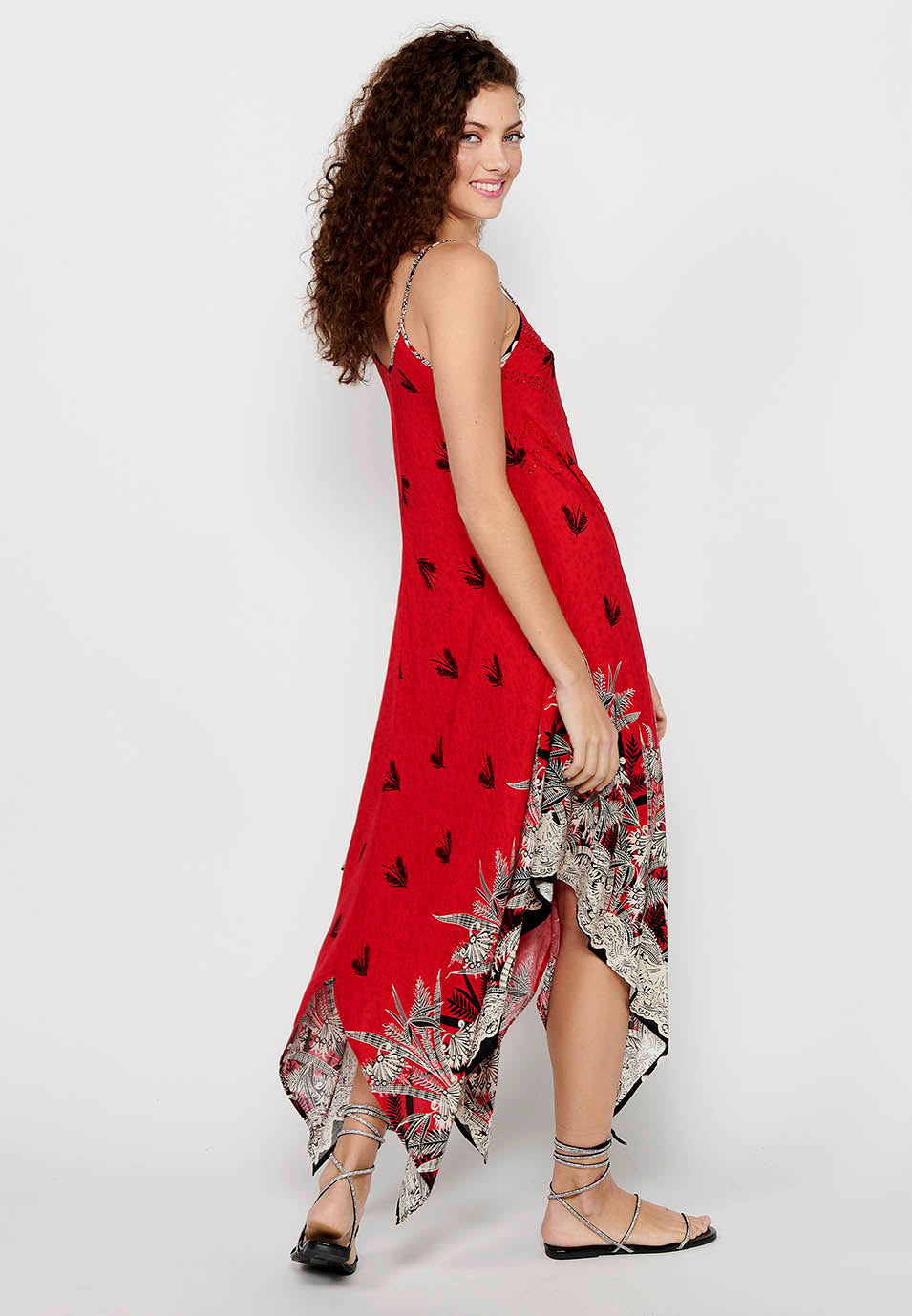 Vestido de tirantes con acabado en picos y estampado floral para mujer | moda actual