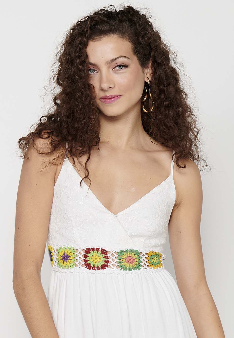Vestido largo de tirantes ajustables con estampado floral y detalles bordados y botones delanteros para mujer | moda actual