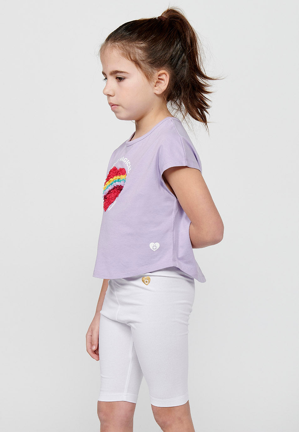 Camiseta Niña Manga Corta Estampada en Relieve – Koroshi Lila