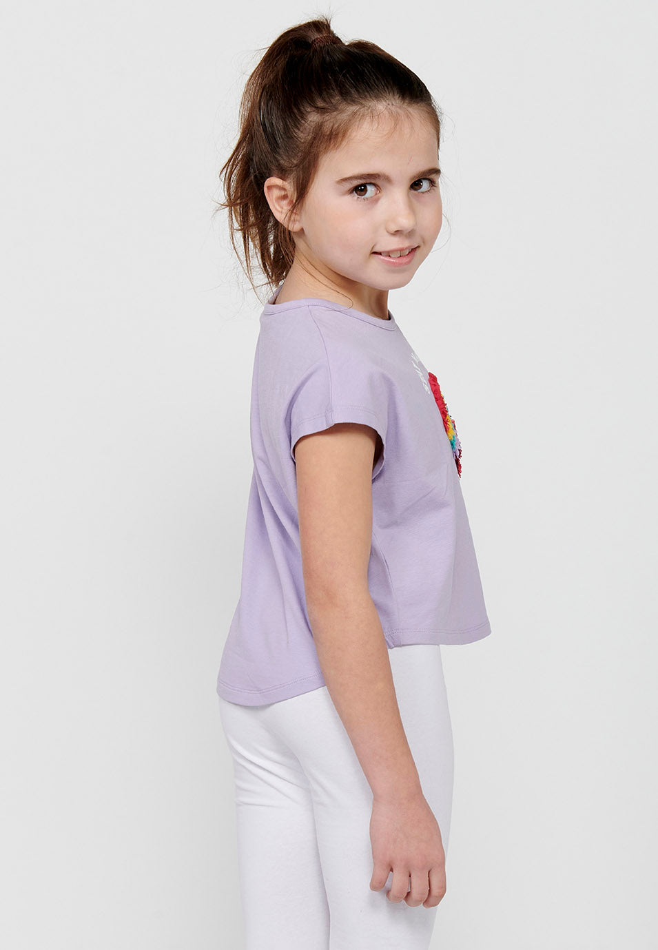 Camiseta Niña Manga Corta Estampada en Relieve – Koroshi Lila