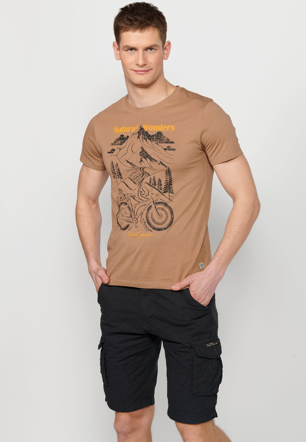 Camiseta de manga corta de algodón con cuello redondo y estampado delantero de tostado | tendencia actual