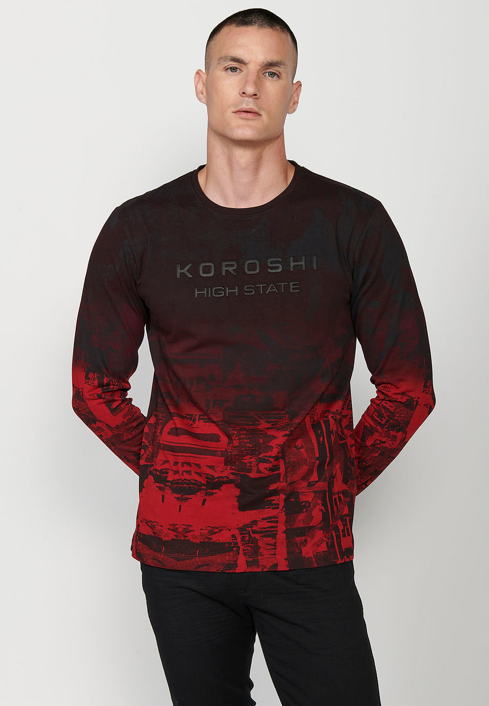 Camiseta de manga larga de algodón de cuello redondo con estampado degradado petróleo para hombre