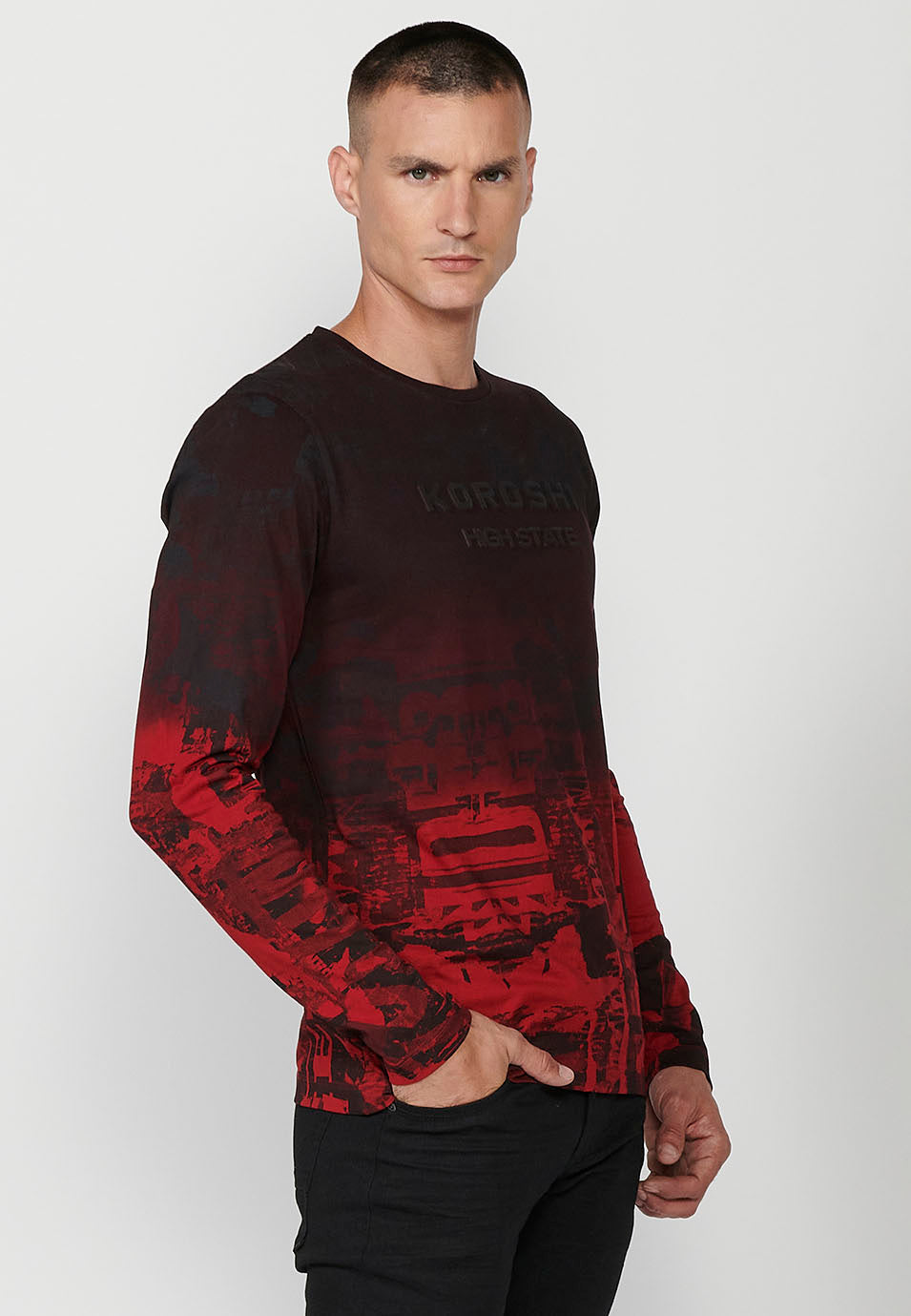 Camiseta de manga larga de algodón de cuello redondo con estampado degradado petróleo para hombre