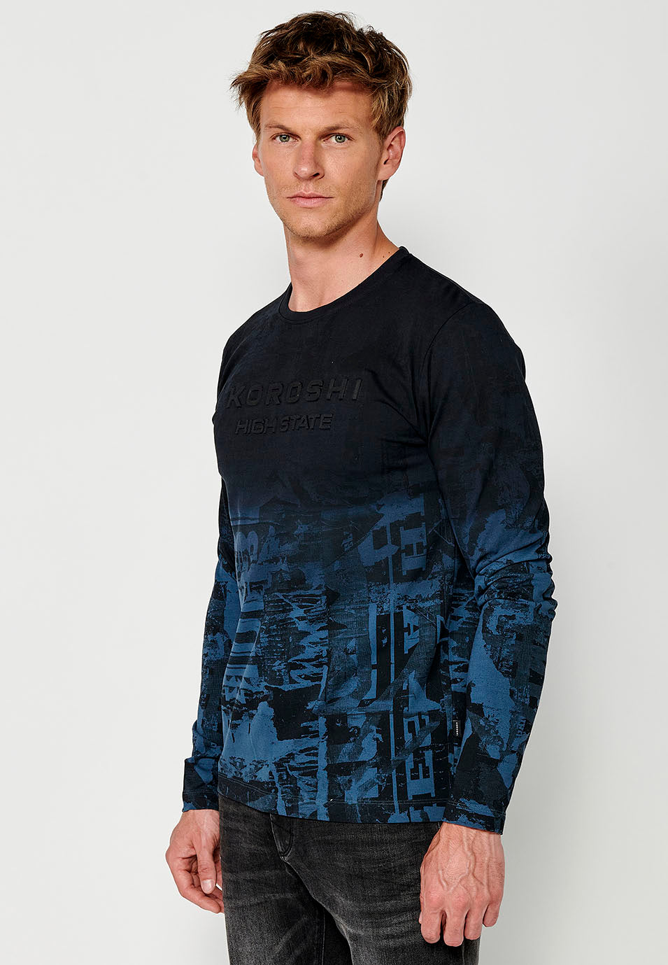 Camiseta de manga larga de algodón de cuello redondo con estampado degradado petróleo para hombre
