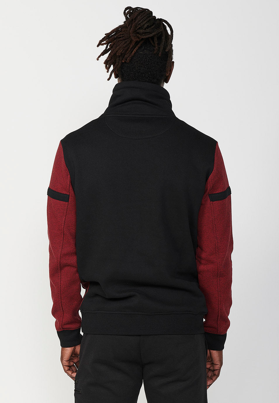 Sudadera manga larga cuello alto ajustable hombre