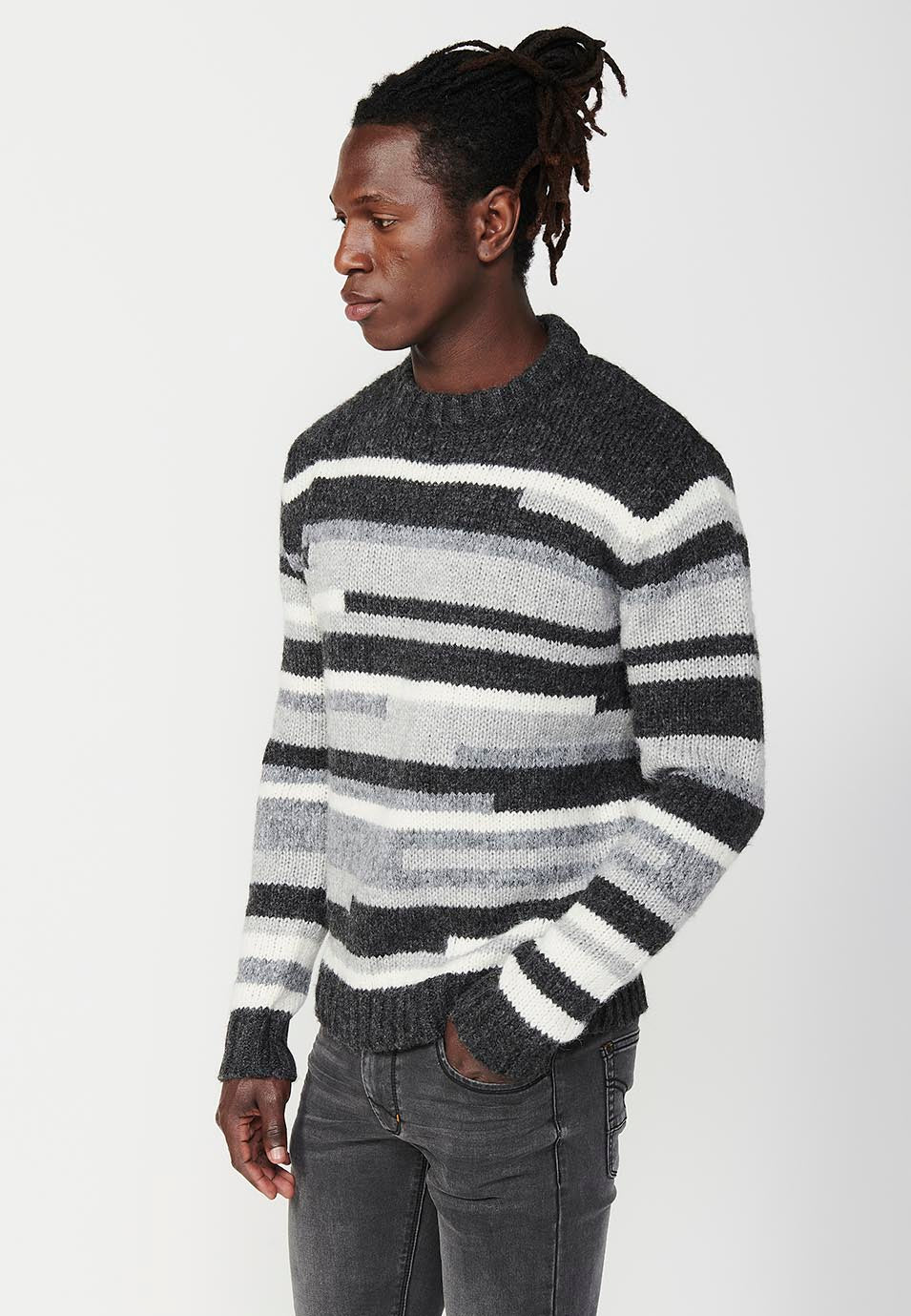 Jersey tricot de manga larga y acabado en rib con cuello redondo para hombre