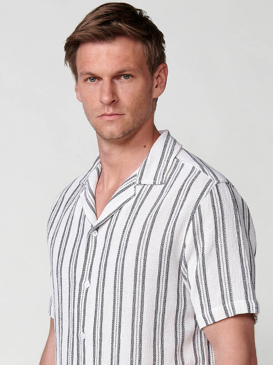 Camisa Hombre Manga Corta Rayas Verticales Algodón Crudo – Koroshi
