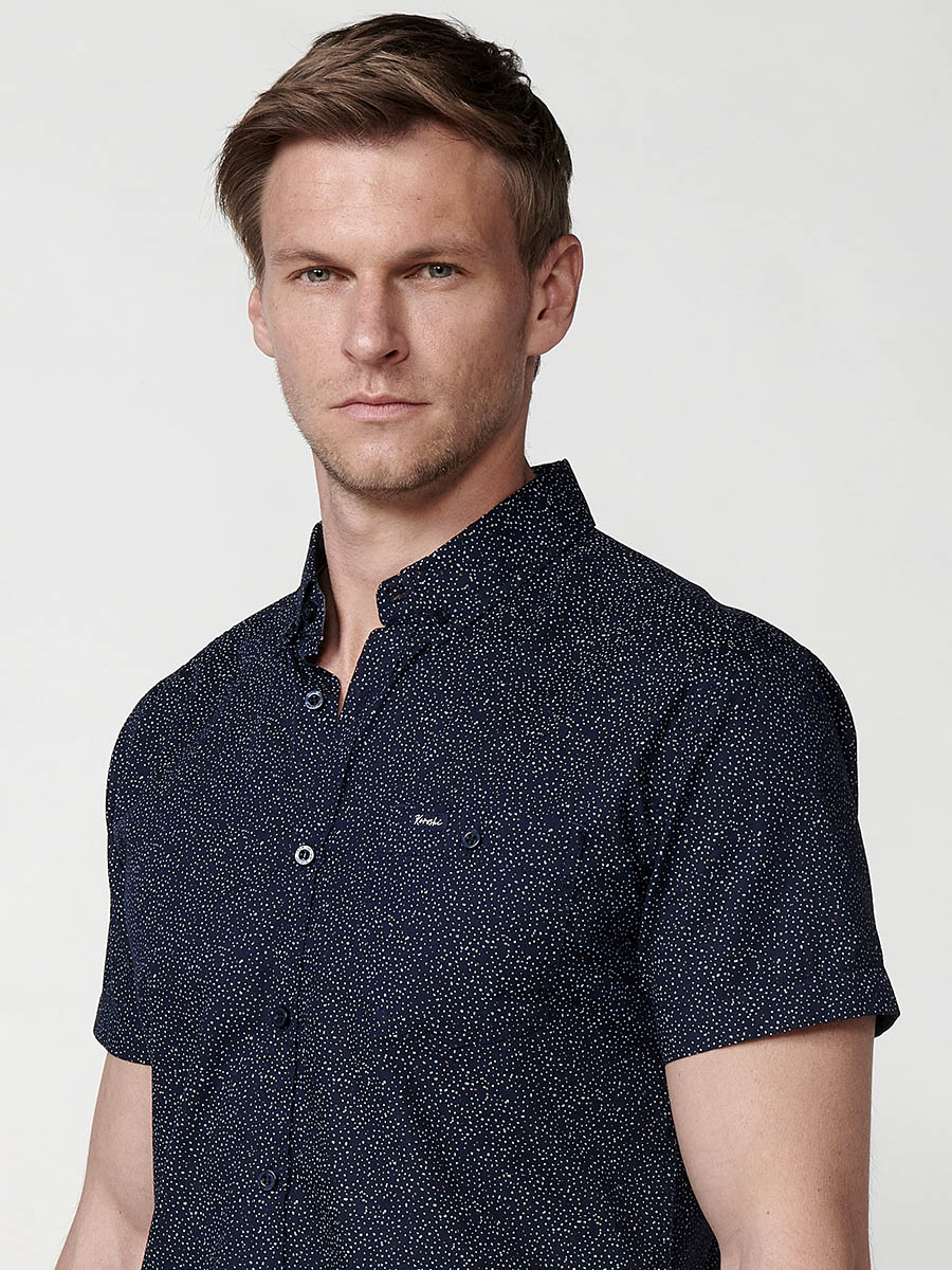 Camisa Hombre Manga Corta Algodón Micro Estampado con Bolsillo – Koroshi 2511CC32