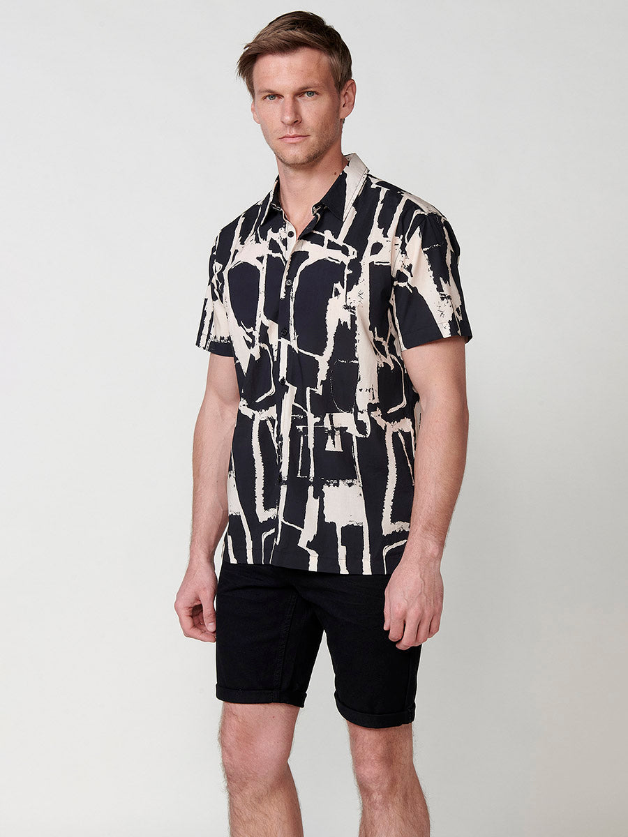 Camisa Hombre Manga Corta Estampada Relaxed Lyocell Algodón Negra – Koroshi