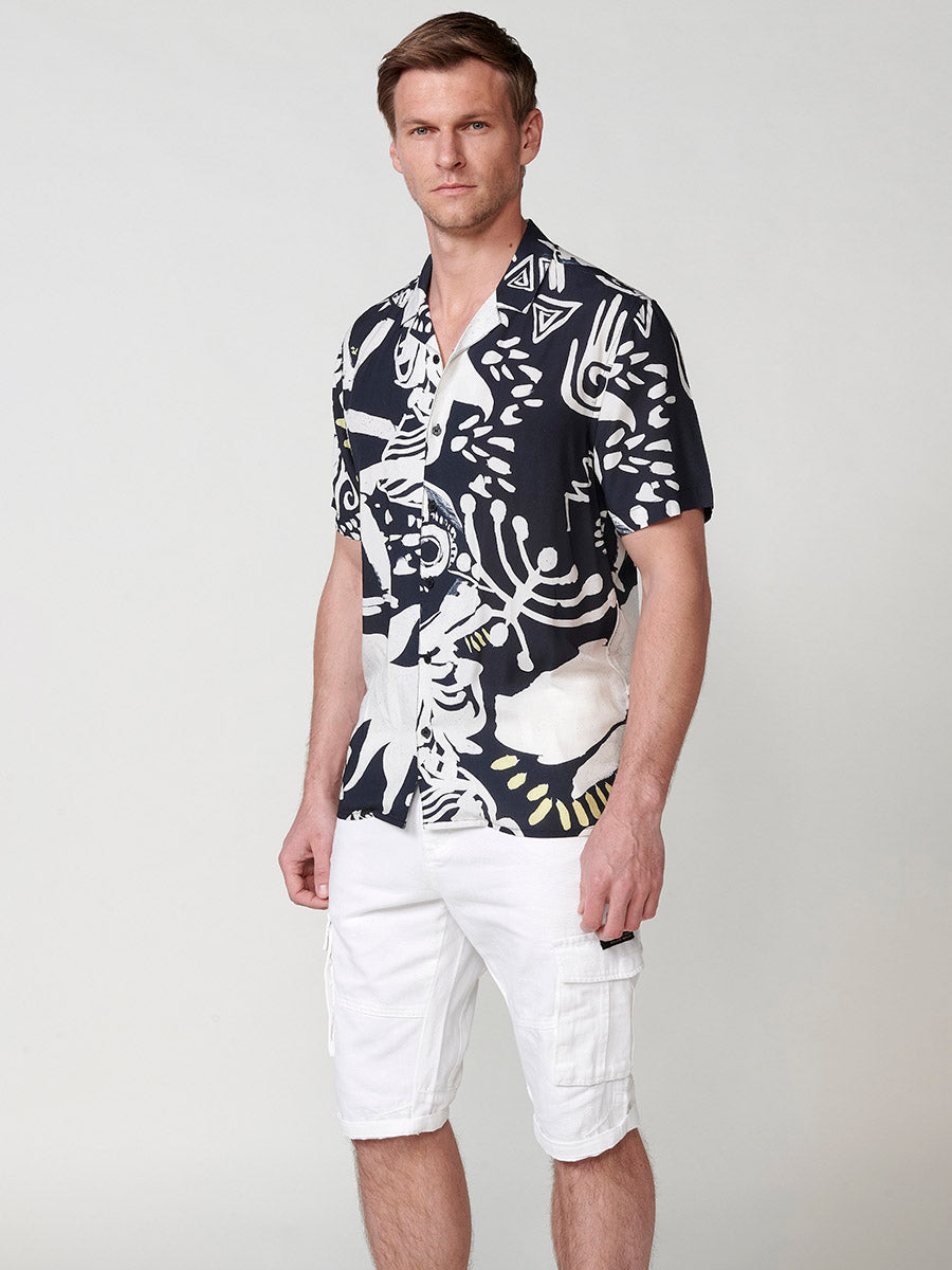 Camisa Hombre Manga Corta Estampado Abstracto Cuello Cubano Negra – Koroshi