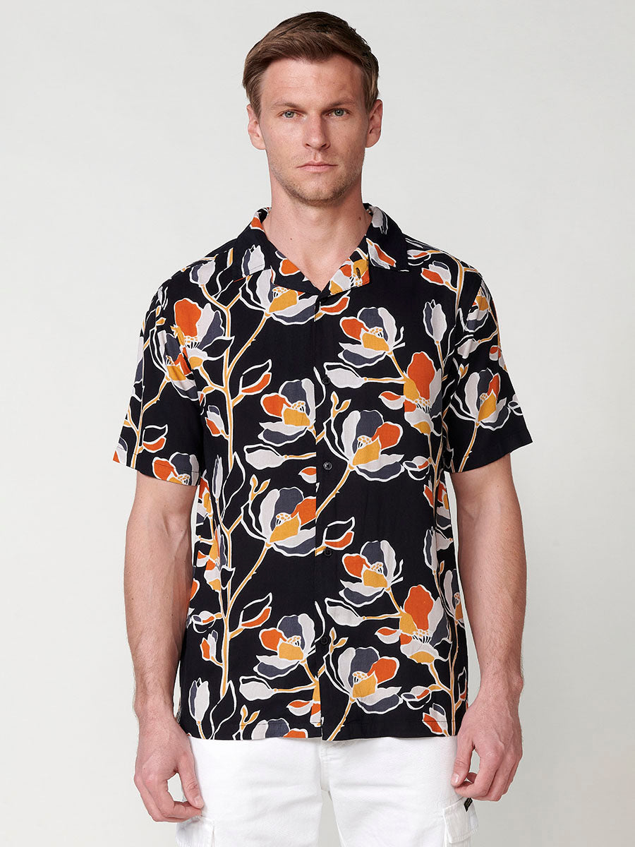 Camisa Hombre Manga Corta Estampado Floral Cuello Cubano Negra – Koroshi