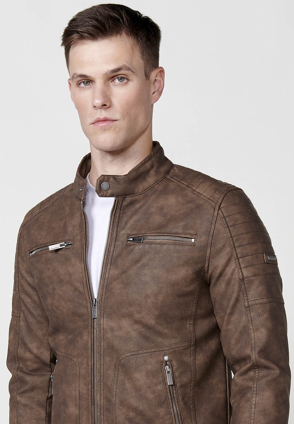 Cazadora Biker Efecto Piel Cuello Alto Hombre – Koroshi Marrón
