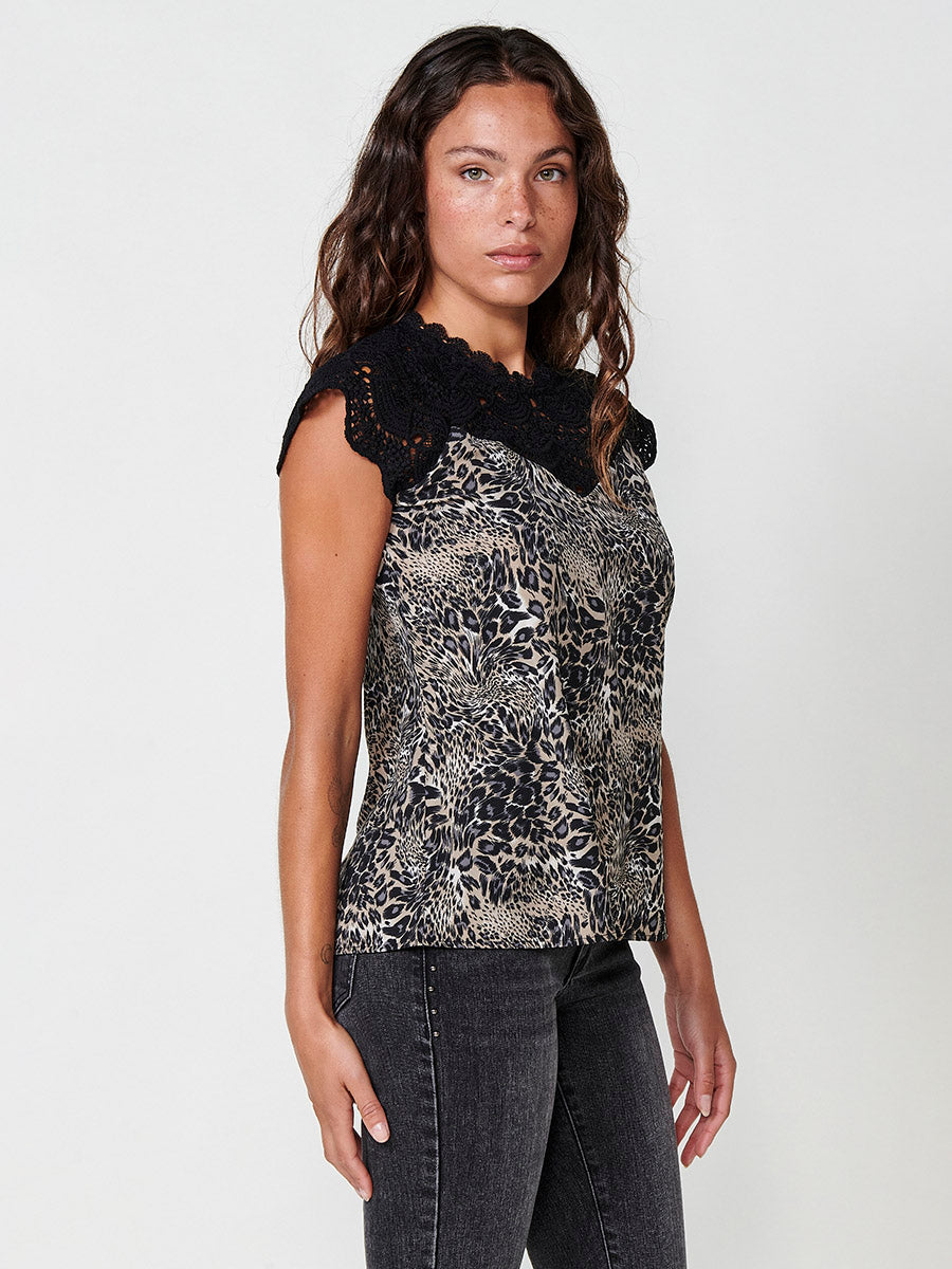 Blusa Mujer Sin Mangas Crochet Estampado Animal – Koroshi Negro
