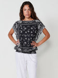 Blusa Mujer Satén Estampado Cachemir Escote Barco – Koroshi 2512BL28