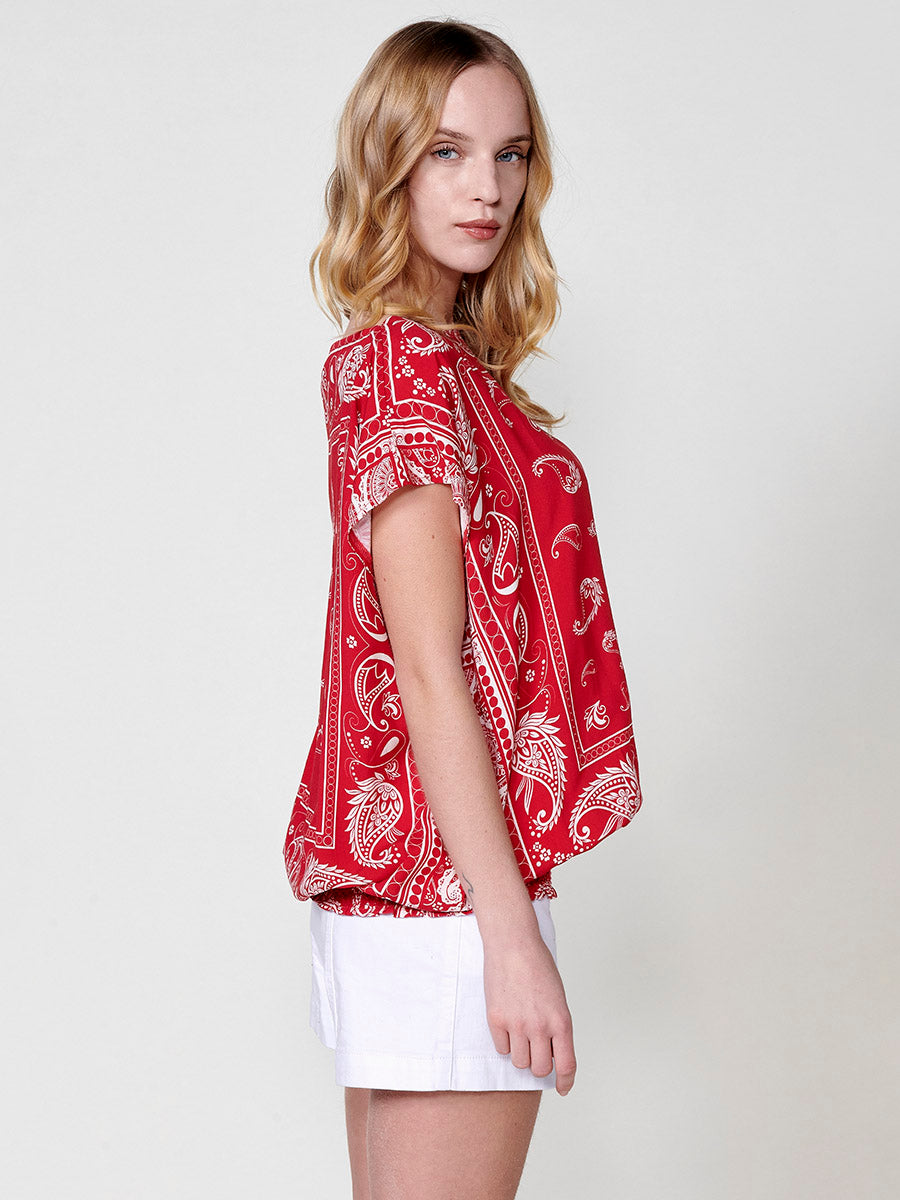 Blusa Mujer Satén Estampado Cachemir Escote Barco – Koroshi 2512BL28