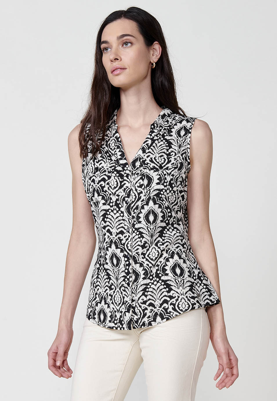 Blusa Mujer Sin Mangas Cuello Camisero Estampado Cachemir – Koroshi 2512BL78