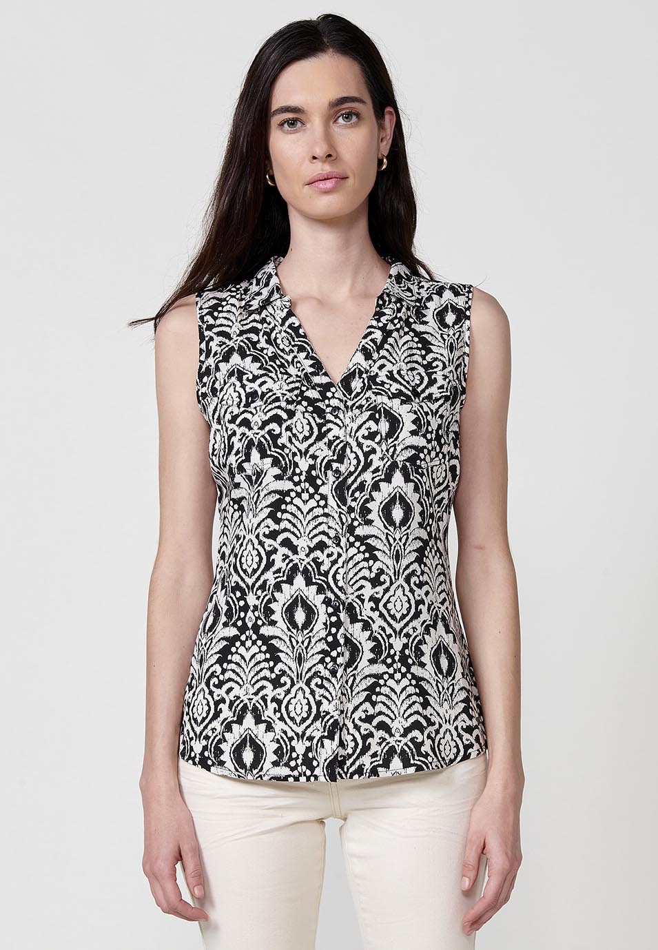 Blusa Mujer Sin Mangas Cuello Camisero Estampado Cachemir – Koroshi 2512BL78