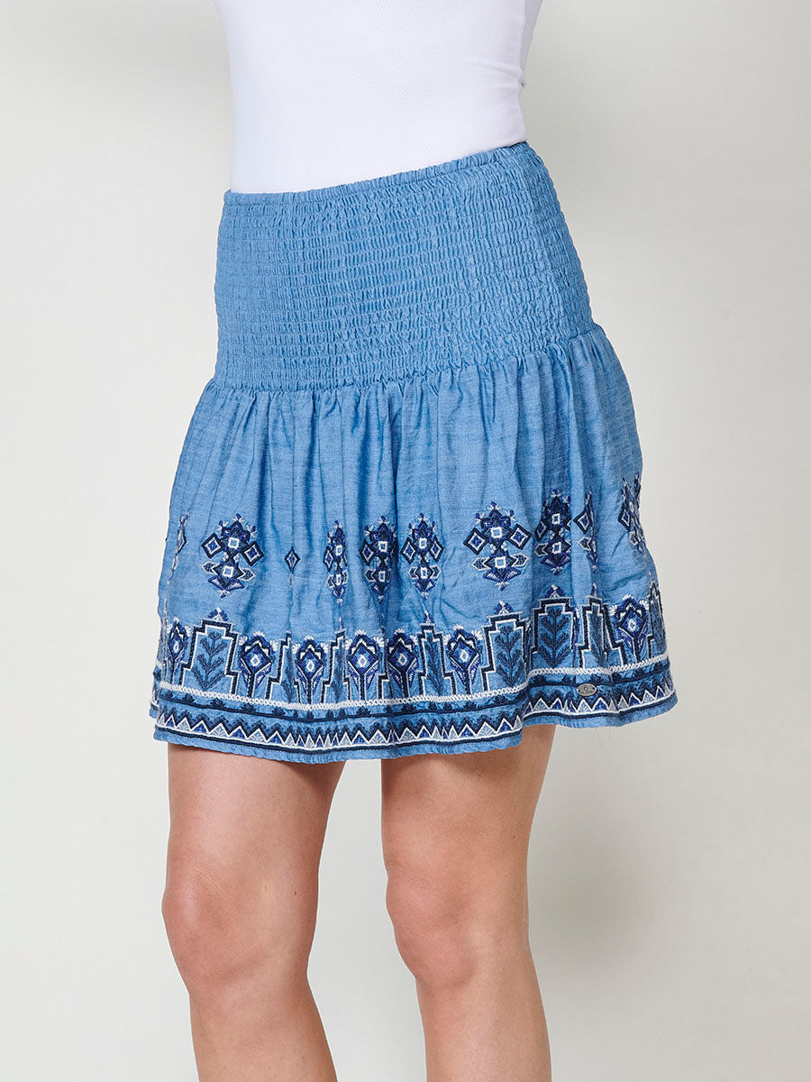 Falda corta Mujer con cintura fruncida y bordado étnico – Koroshi azul
