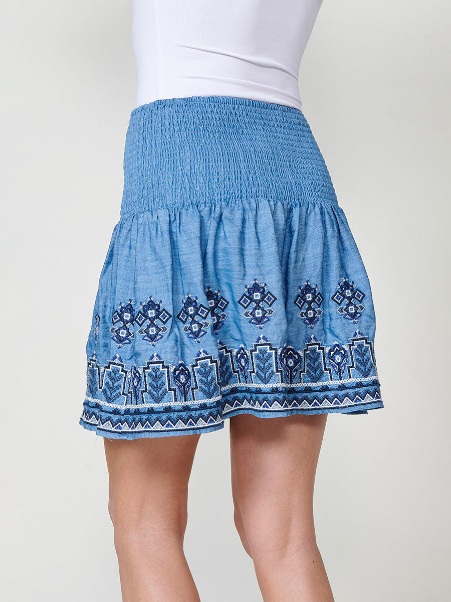 Falda corta Mujer con cintura fruncida y bordado étnico – Koroshi azul