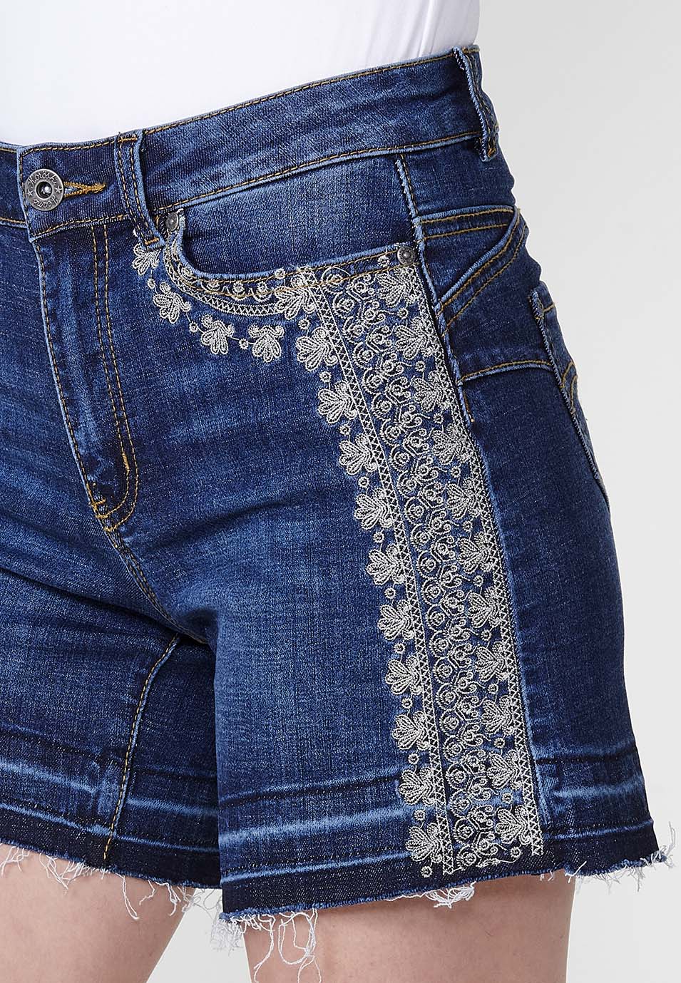 Short vaquero Mujer denim push up con cenefa bordada – Koroshi azul oscuro