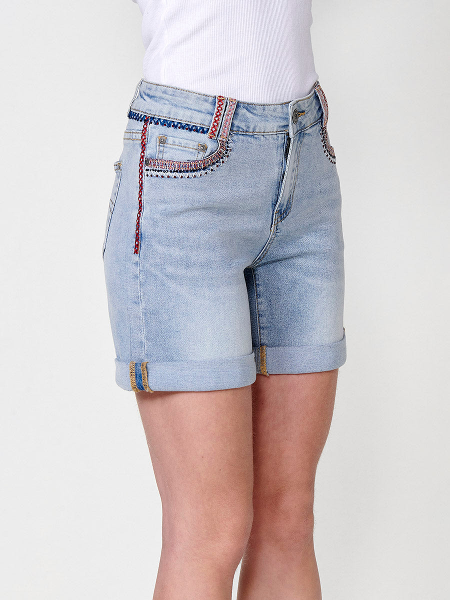 Short vaquero Mujer denim con cenefa bordada y brillos – Koroshi azul claro