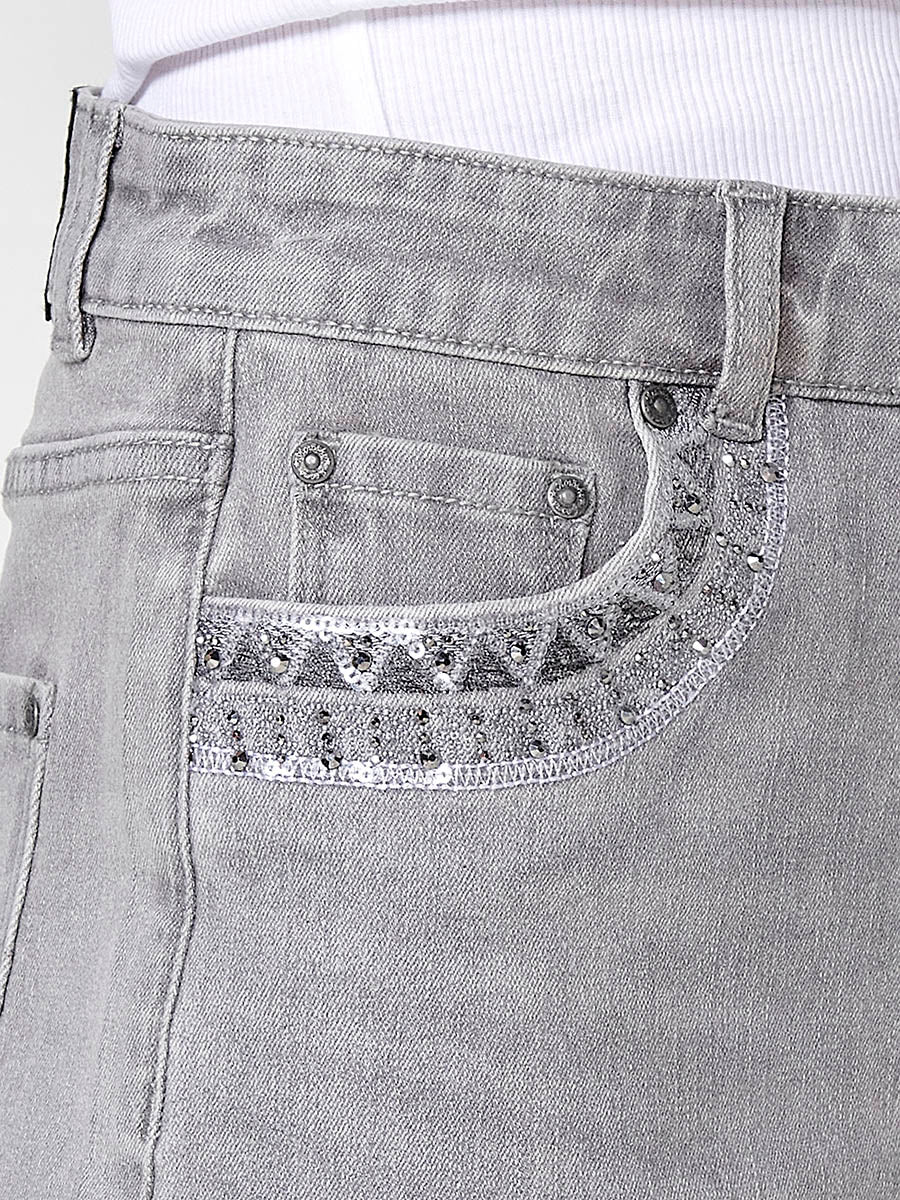 Short vaquero Mujer denim con cenefa étnica bordada y brillos – Koroshi 2512PS82