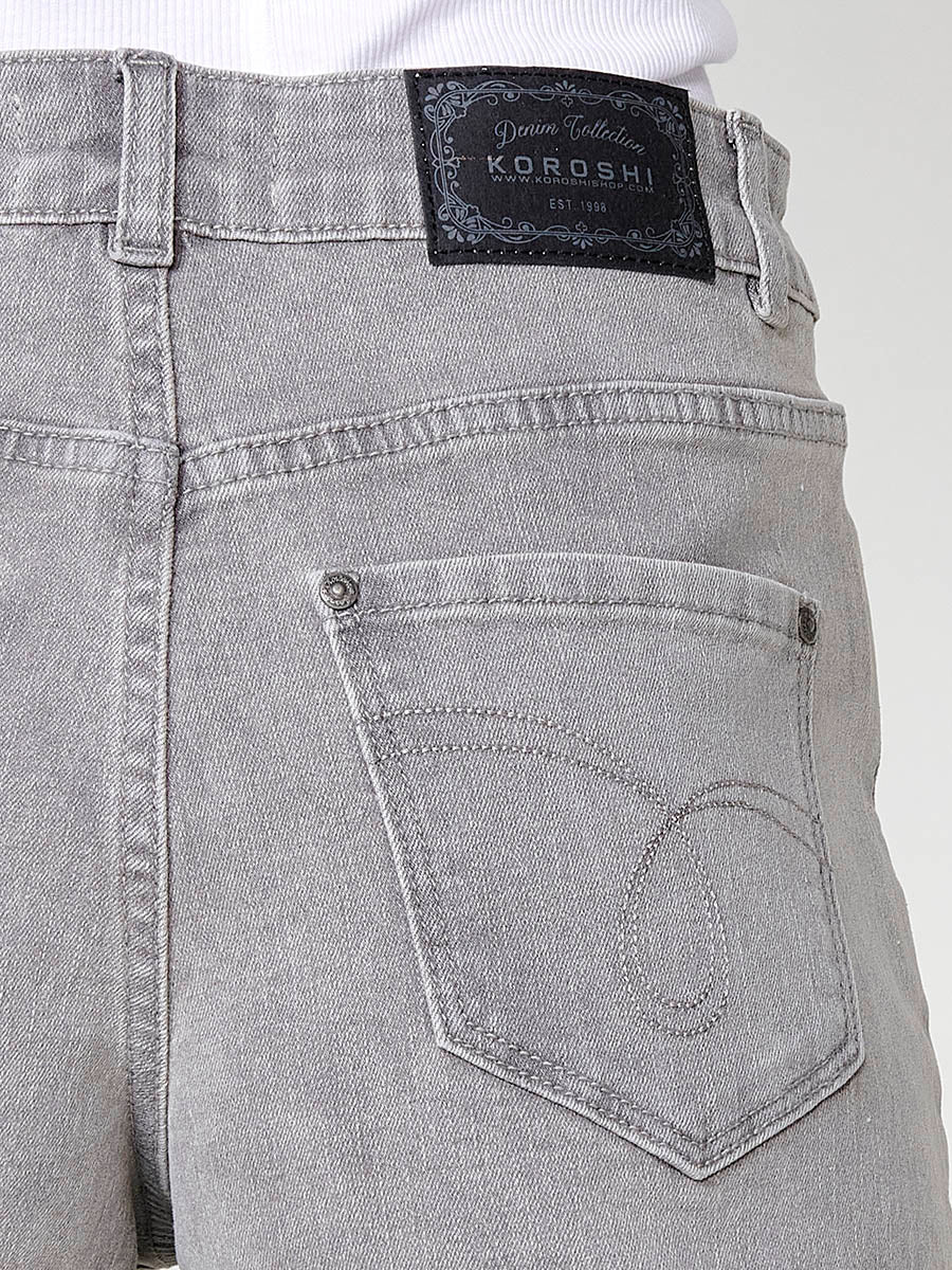 Short vaquero Mujer denim con cenefa étnica bordada y brillos – Koroshi 2512PS82